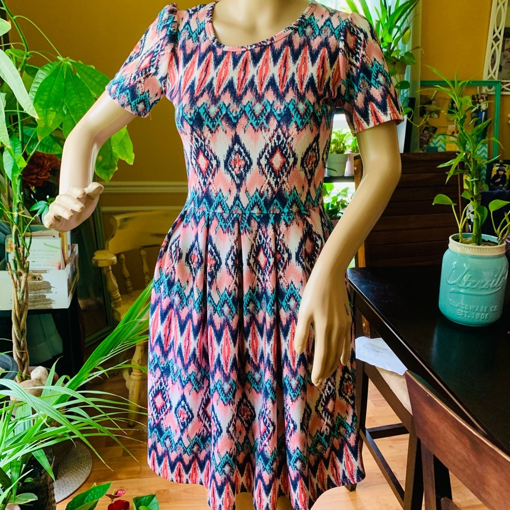 LULAROE BEAUTIFUL DRESS LIKE NEW XS.